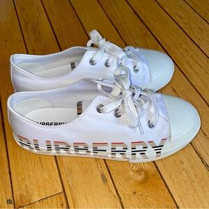 BURBERRY SNEAKERS SZ 35 EU / 3-3.5 US